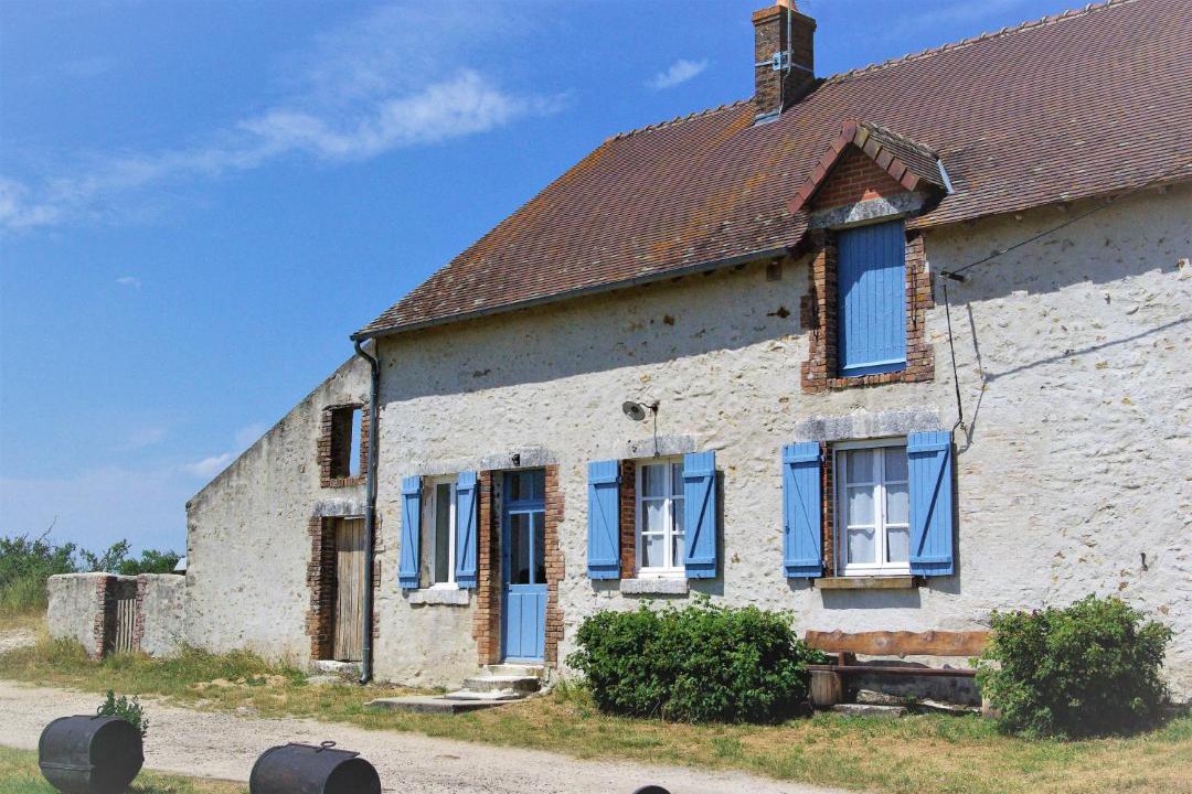 Photo of Buildings in Migne