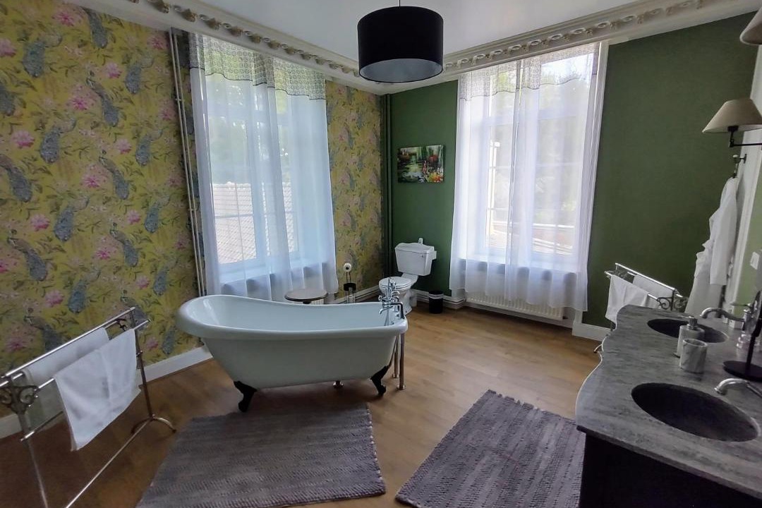 Photo of Bathroom in Saint-Leonard
