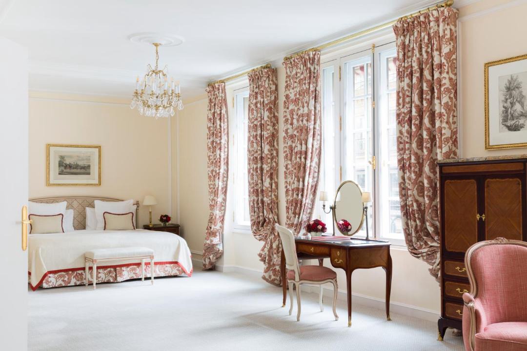 Photo of Bedroom in 8th Arrondissement