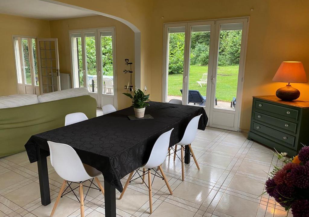 Photo of Livingroom in Saints