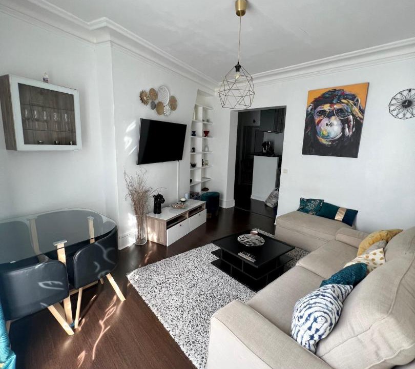 Photo of Livingroom in 18th Arrondissement