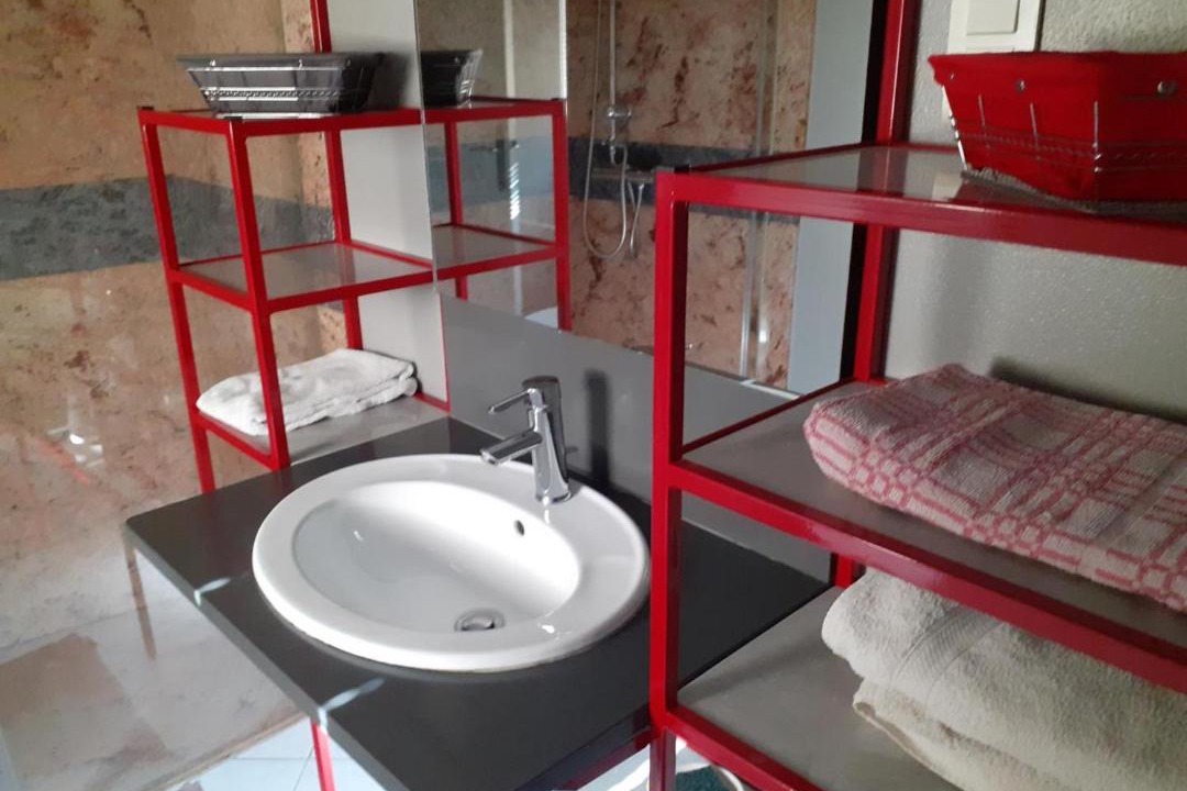 Photo of Bathroom in Louchy-Montfand