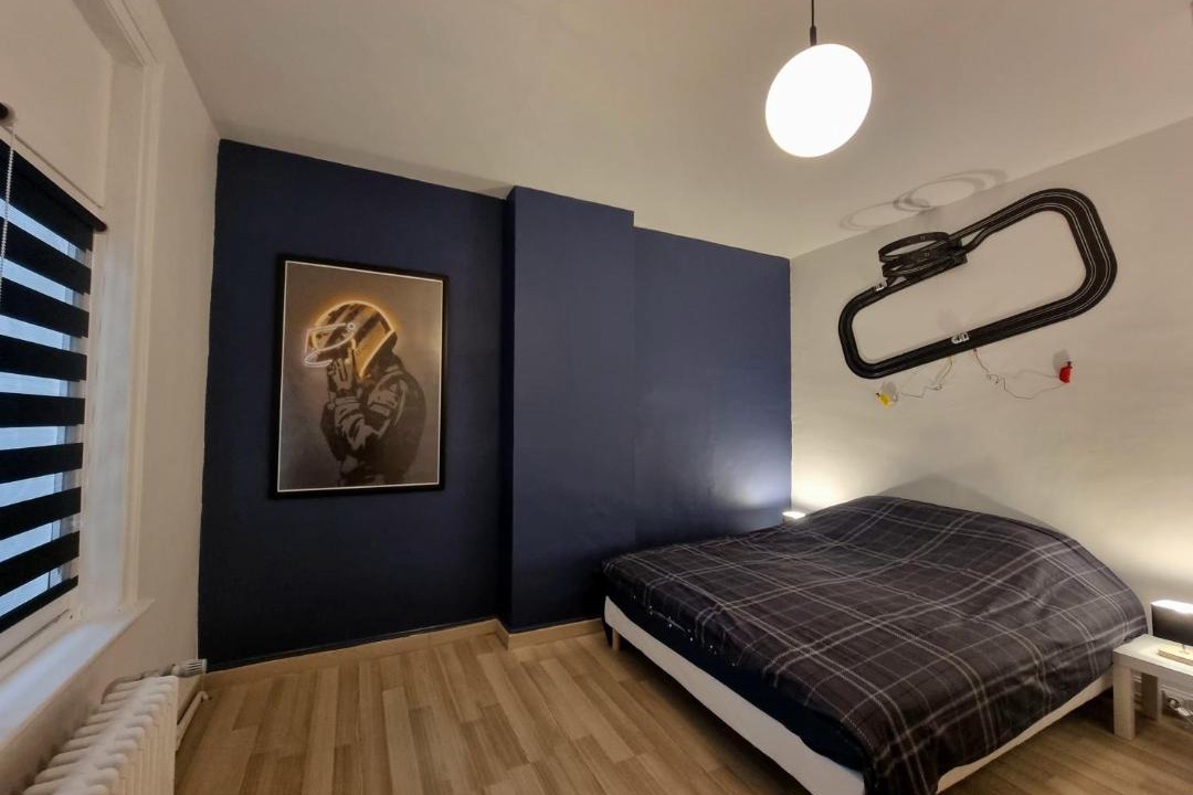 Photo of Bedroom in Lens