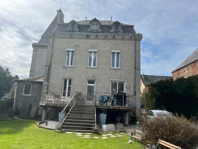 Photo of Buildings in Saint-Michel