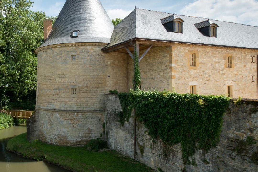 Photo of Buildings in Charbogne