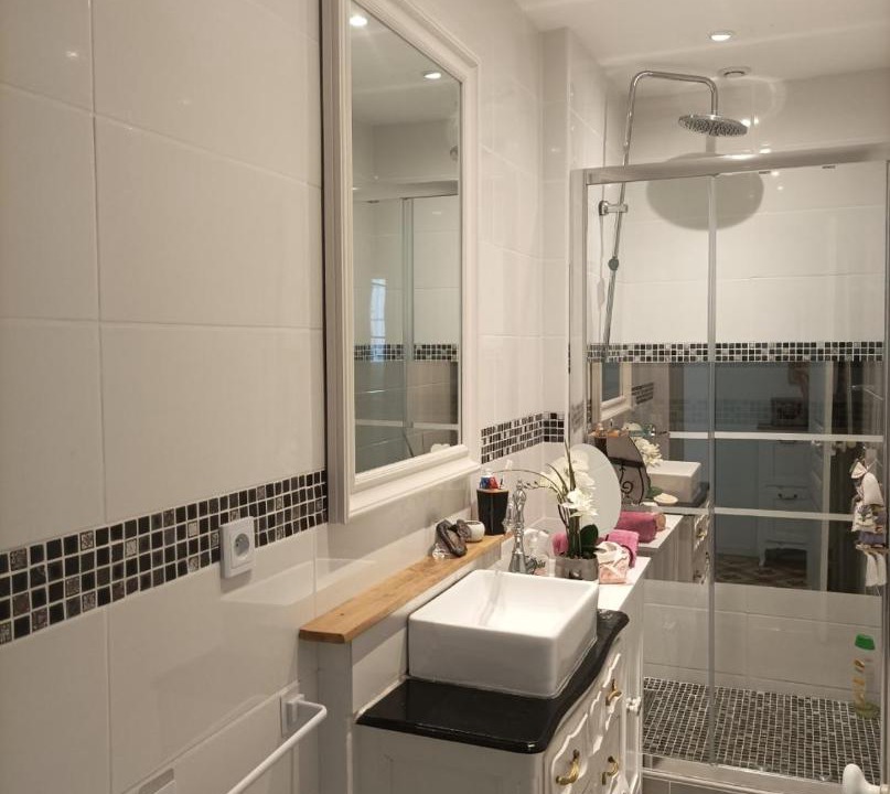 Photo of Bathroom in Thiais