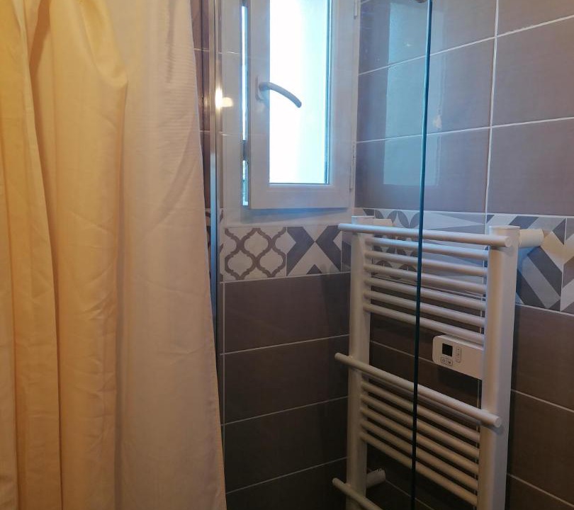 Photo of Bathroom in Quincy-Voisins