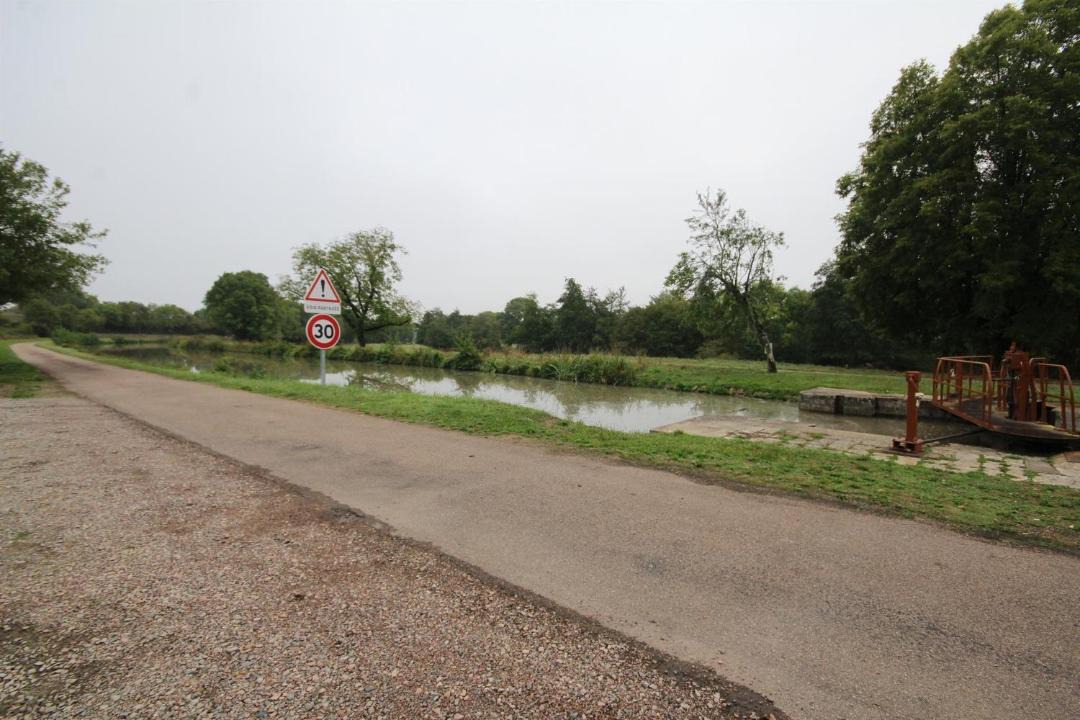 Photo of Others in Alluy