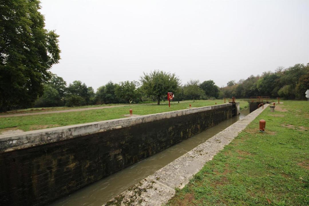 Photo of Others in Alluy