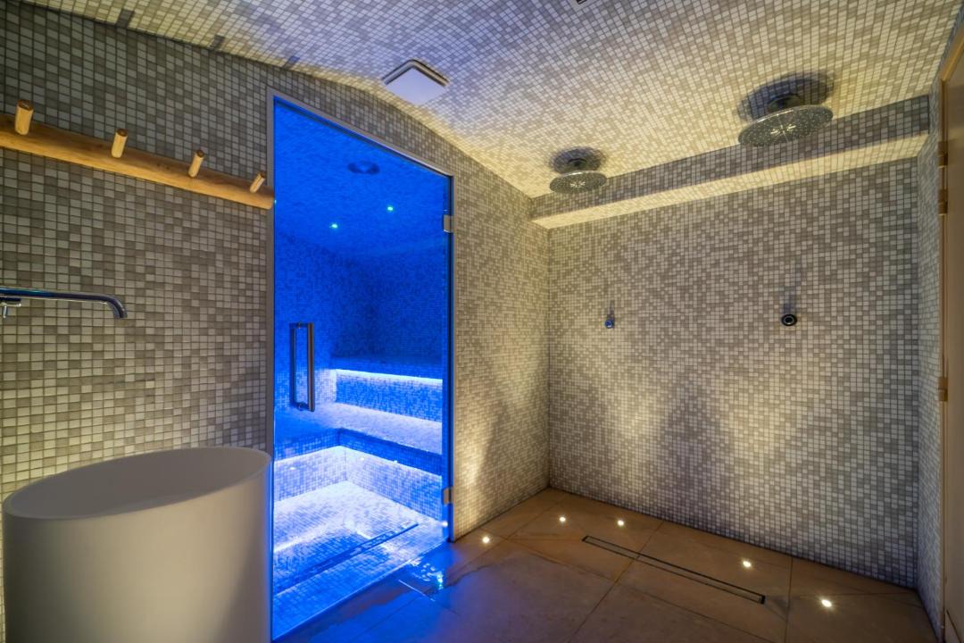 Photo of Bathroom in Quartier Saint-Ambroise