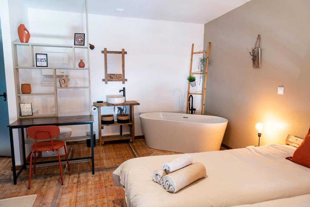 Photo of Bedroom in Marle