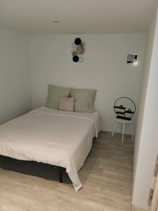 Photo of Bedroom in Hardricourt
