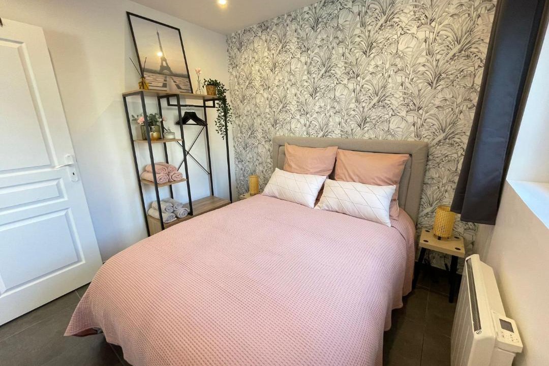 Photo of Bedroom in Magny-le-Hongre
