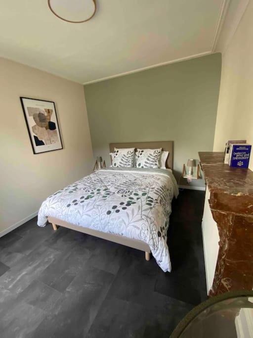Photo of Bedroom in Le Creusot