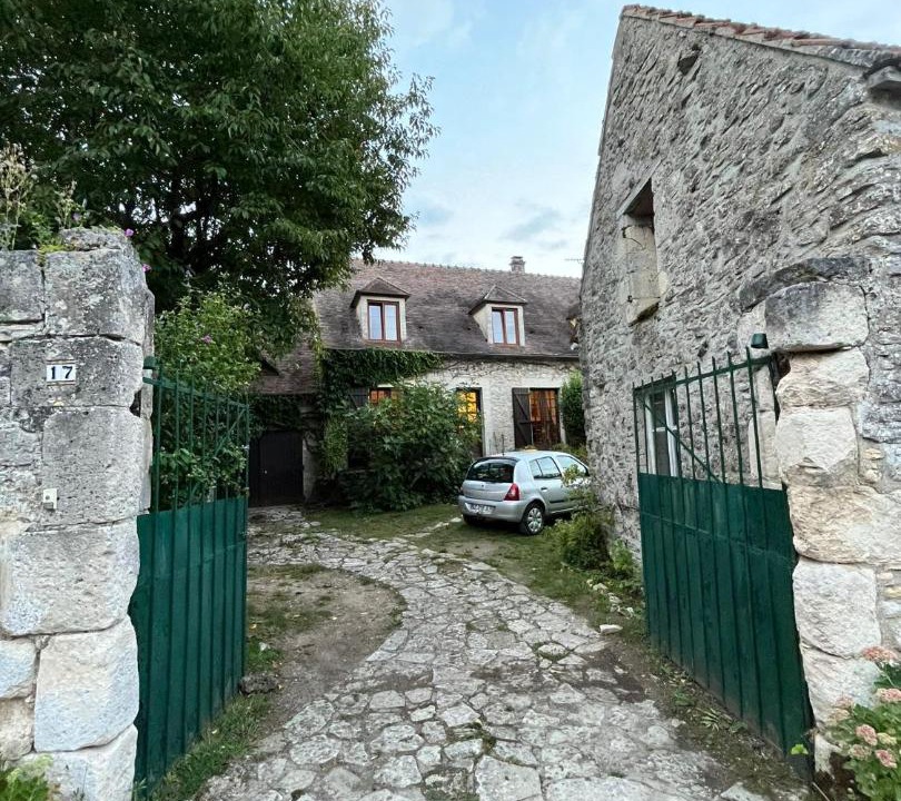 Photo of Buildings in Rocquemont