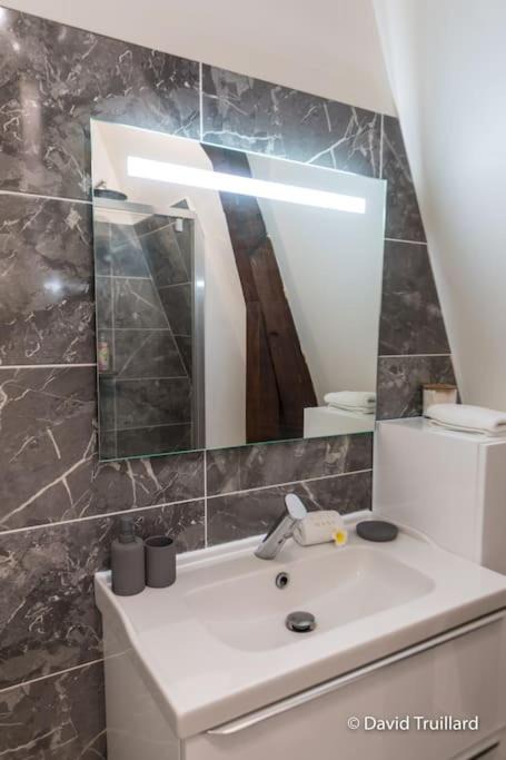 Photo of Bathroom in Charleville-Mezieres