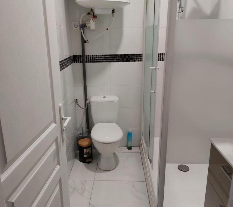 Photo of Bathroom in Stains