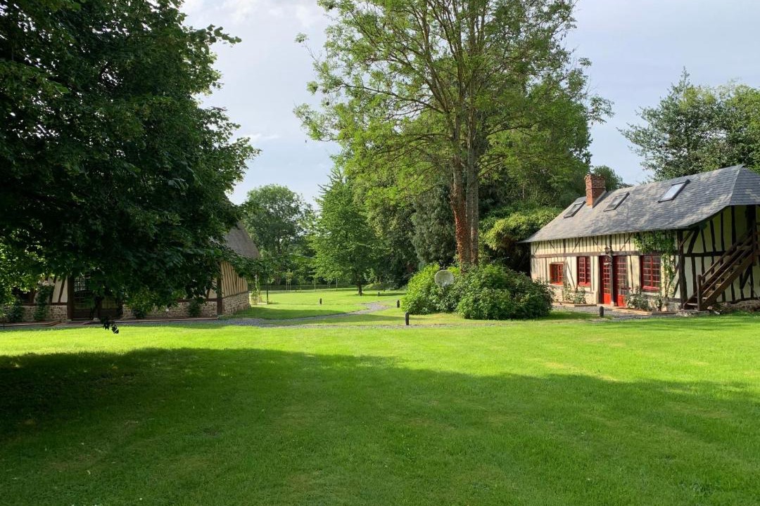 Photo of Buildings in Fort-Moville