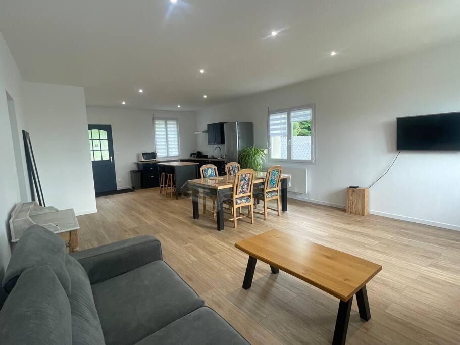 Photo of Livingroom in Dury