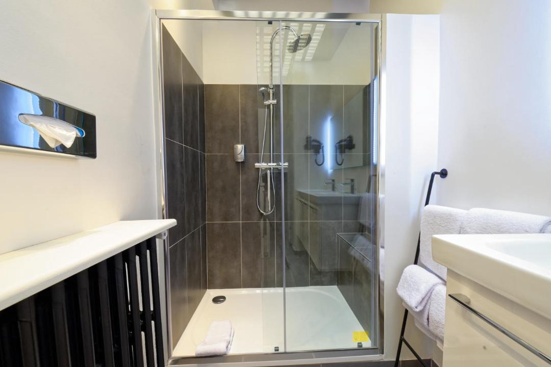 Photo of Bathroom in Montparnasse