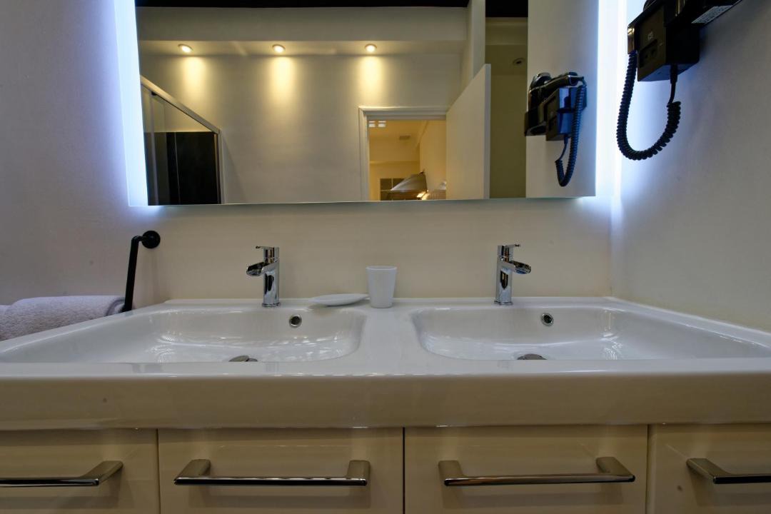 Photo of Bathroom in Montparnasse