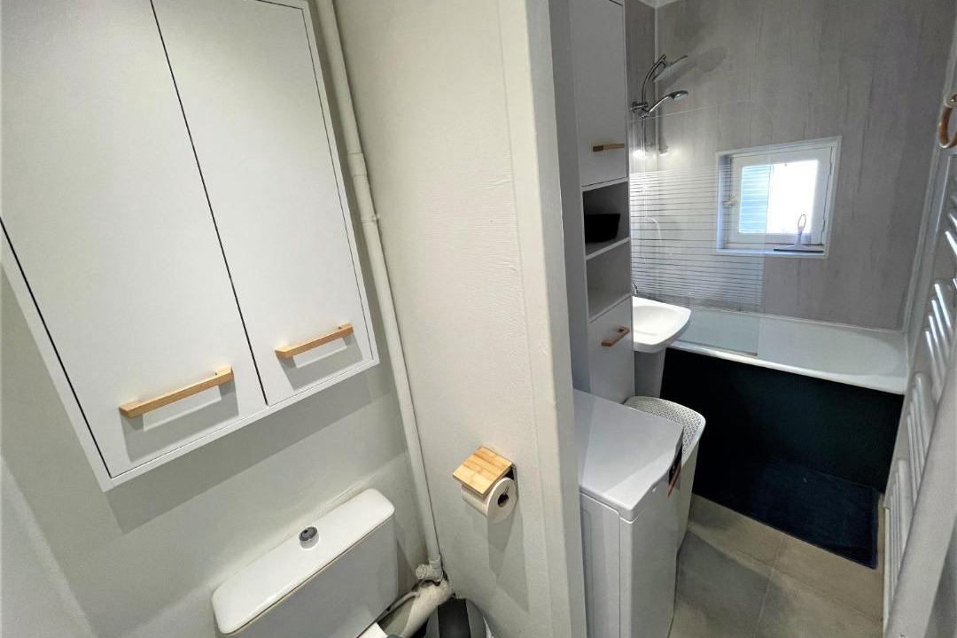Photo of Bathroom in Dieppe