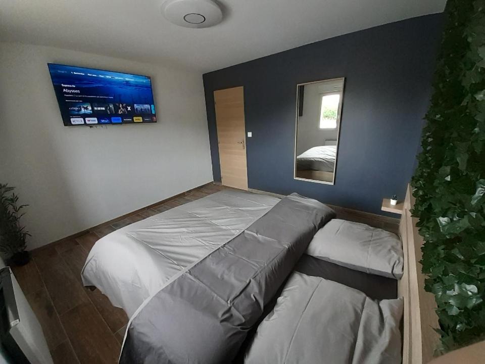 Photo of Bedroom in Pont-a-Vendin