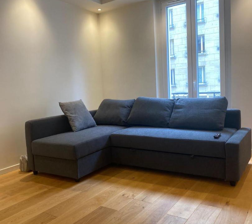 Photo of Livingroom in Republique–Point-du-Jour