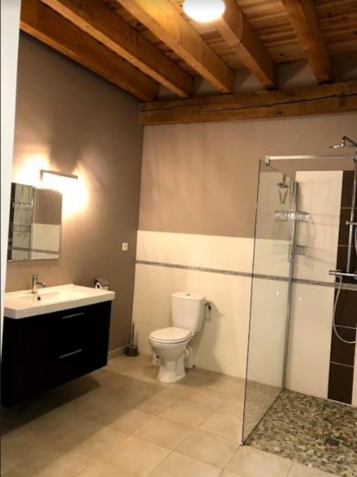 Photo of Bathroom in Couzon