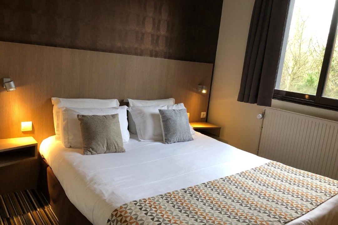 Photo of Bedroom in Lens