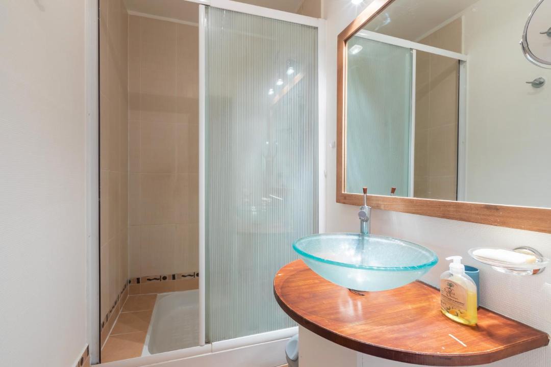 Photo of Bathroom in L'Hay-les-Roses
