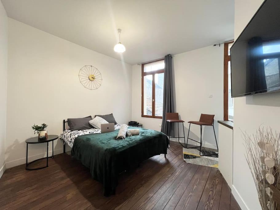 Photo of Bedroom in Meulan-en-Yvelines