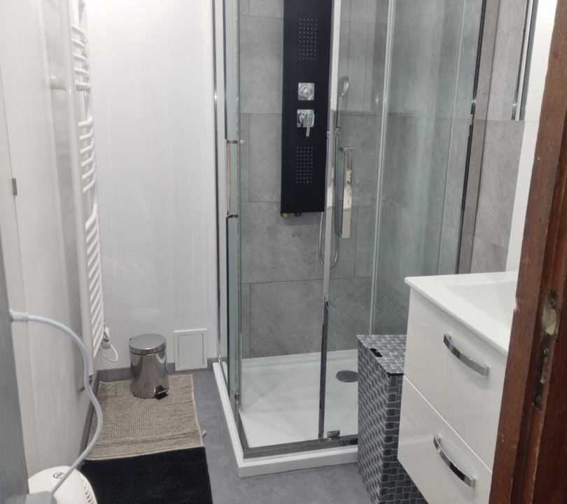 Photo of Bathroom in Goupil-Othon