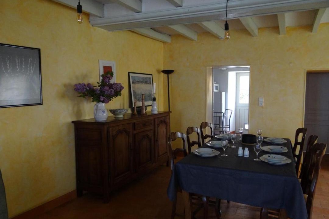 Photo of Livingroom in Asnieres sur Vegre