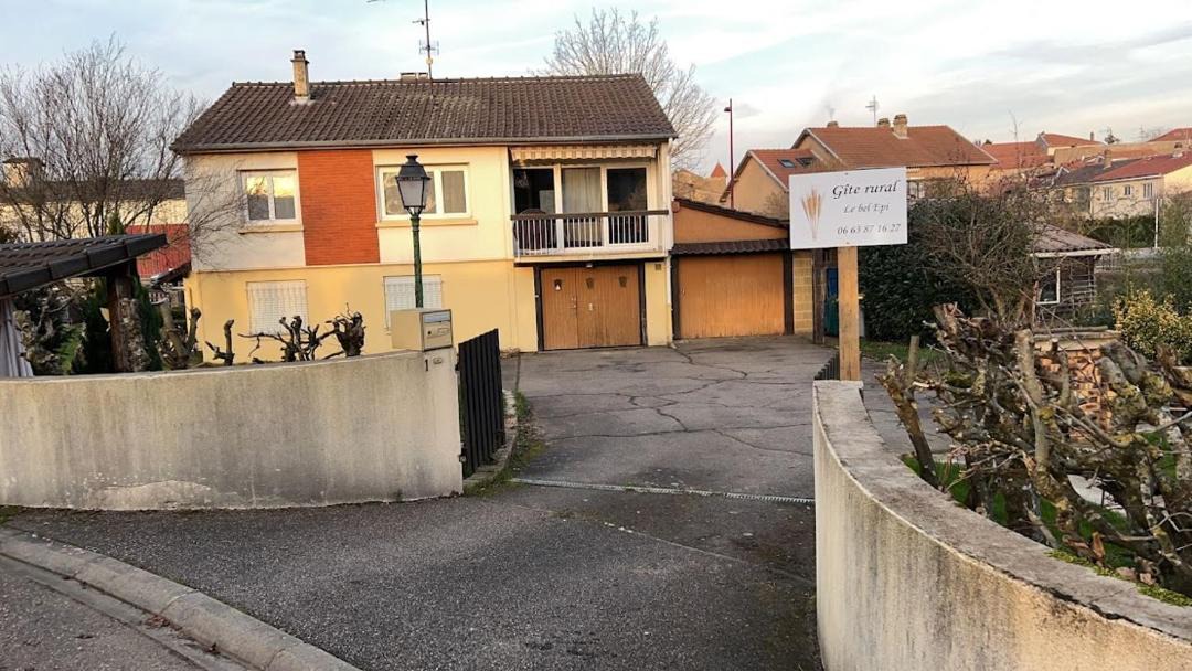 Photo of Buildings in Vany