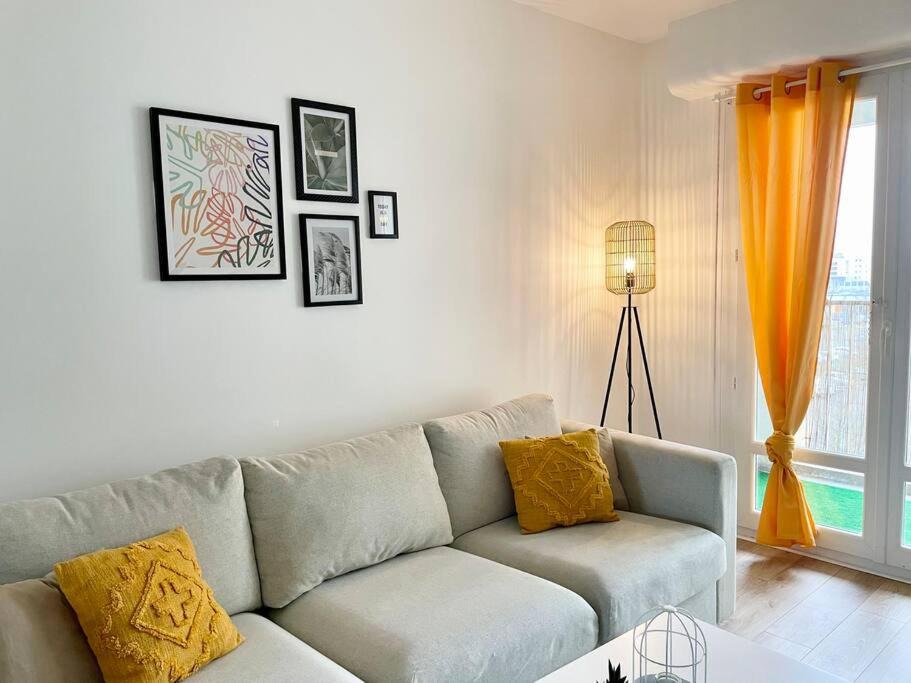 Photo of Livingroom in Reims