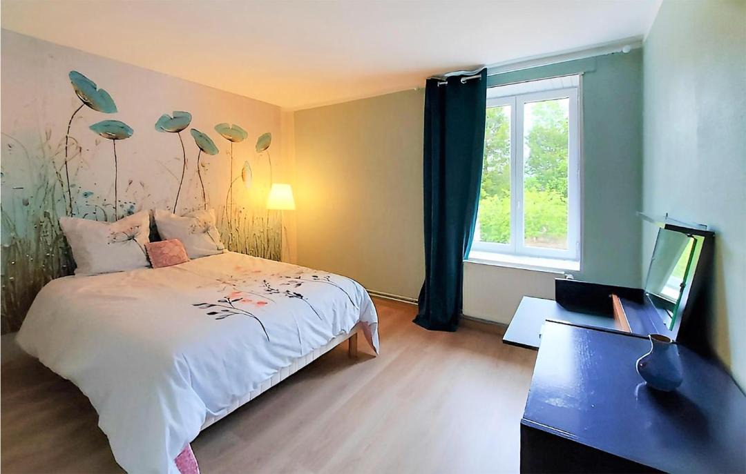 Photo of Bedroom in Germont