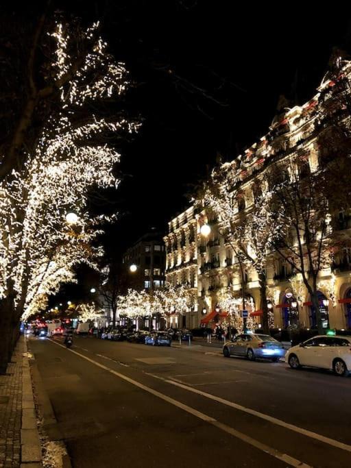 Photo of Others in Champs-Elysees