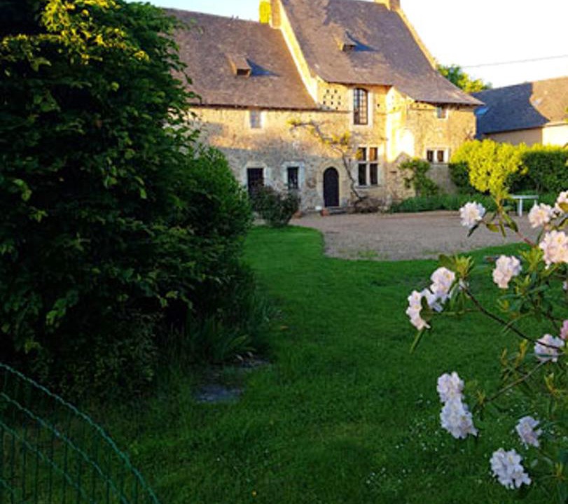 Photo of Buildings in Daumeray