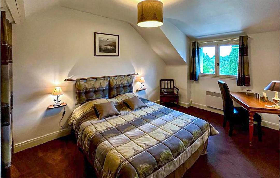 Photo of Bedroom in Bouere