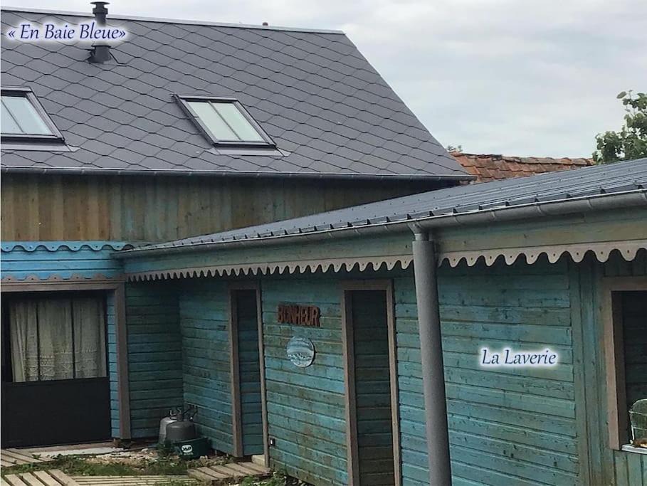 Photo of Buildings in Pende