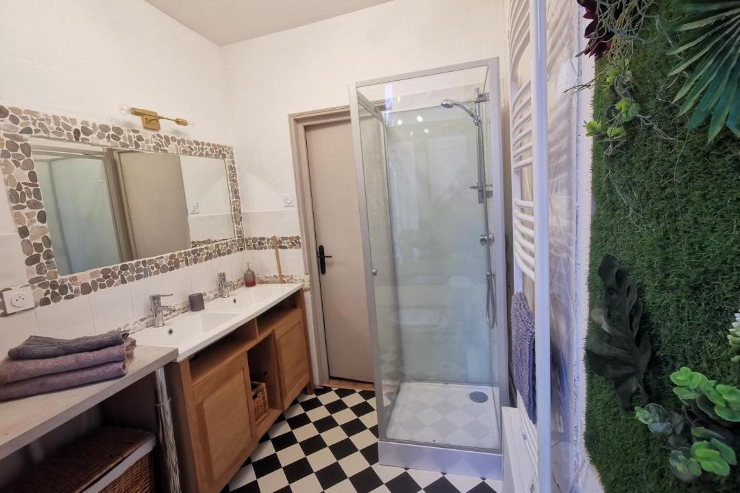 Photo of Bathroom in Dernier Sou
