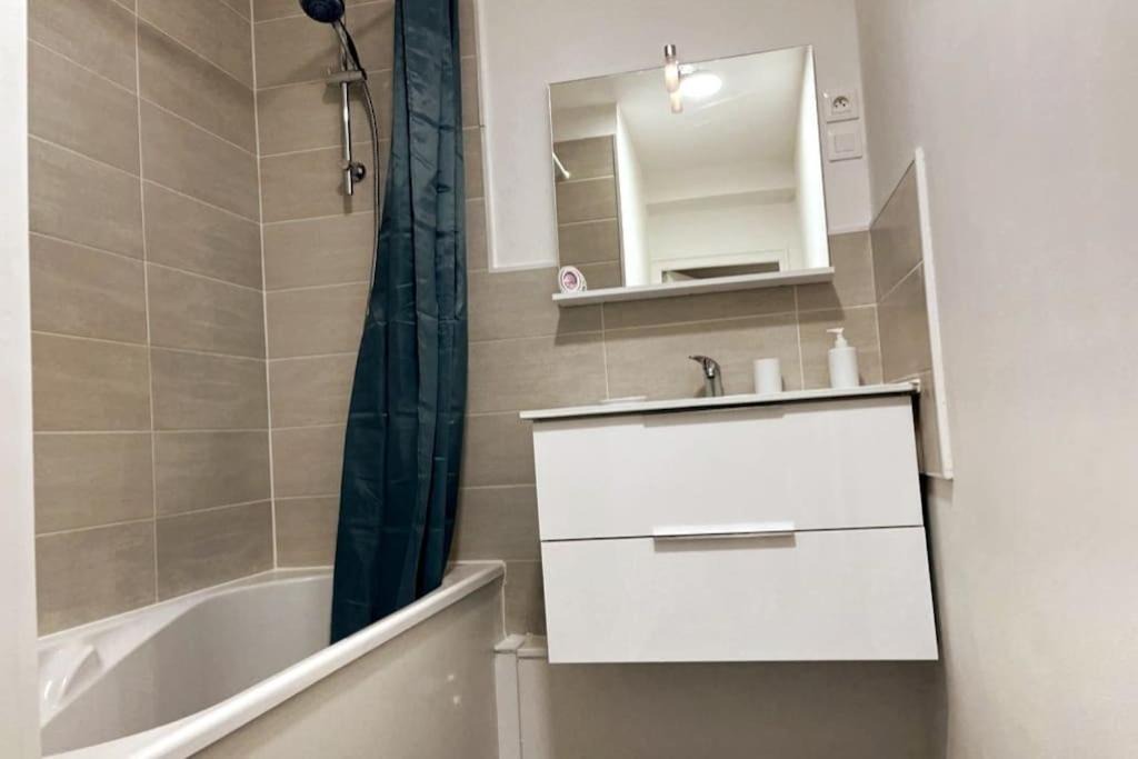 Photo of Bathroom in Cambrai