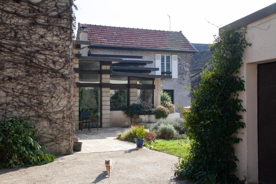 Photo of Buildings in Chavenay