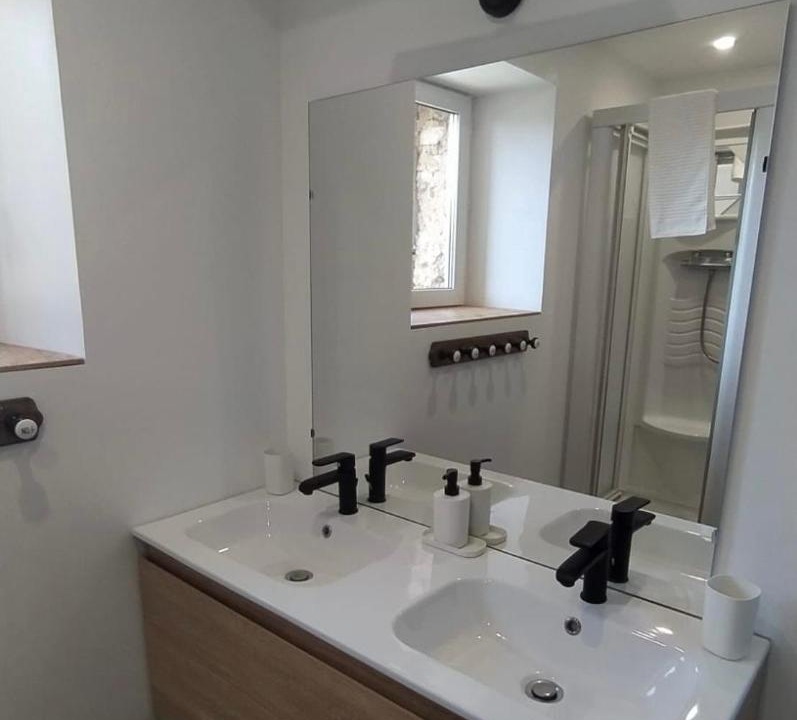 Photo of Bathroom in Aubusson