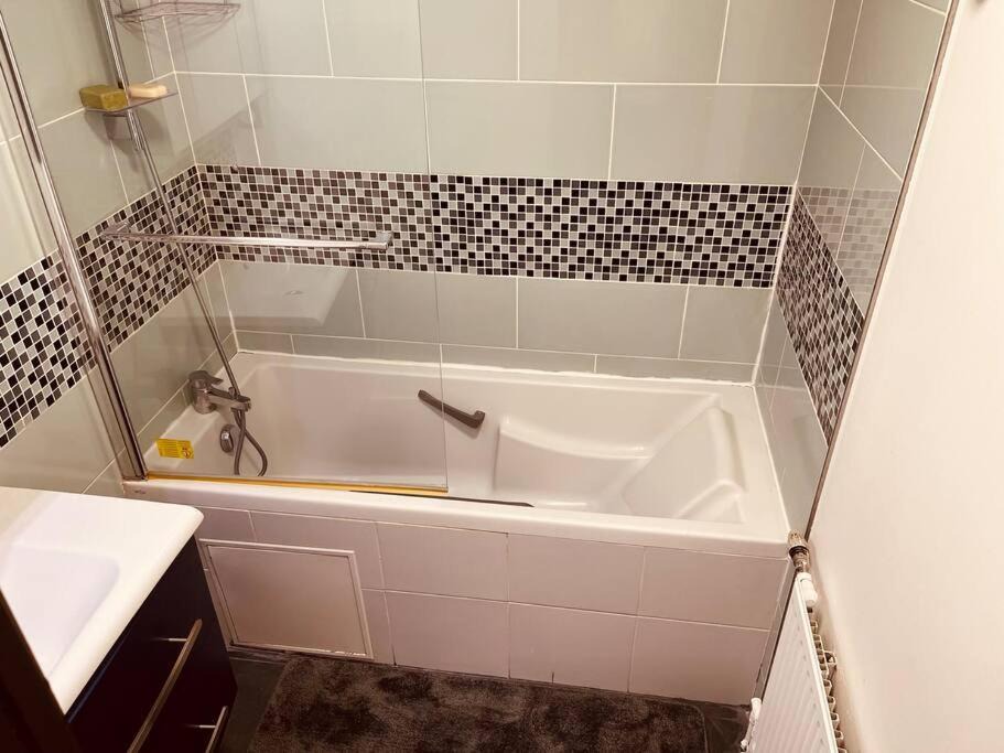 Photo of Bathroom in Saint-Gratien