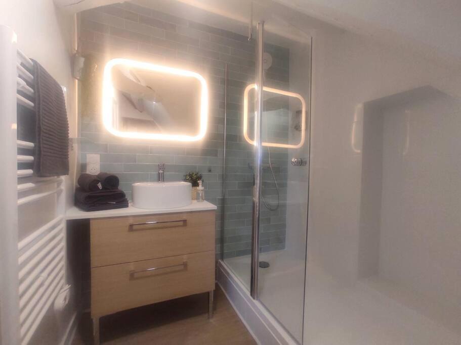 Photo of Bathroom in Venette