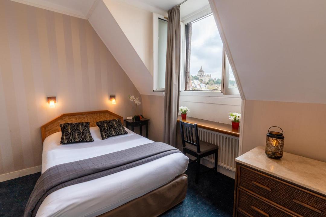 Photo of Bedroom in Lisieux