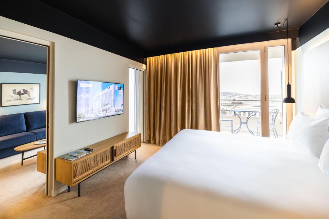 Photo of Bedroom in Colombes