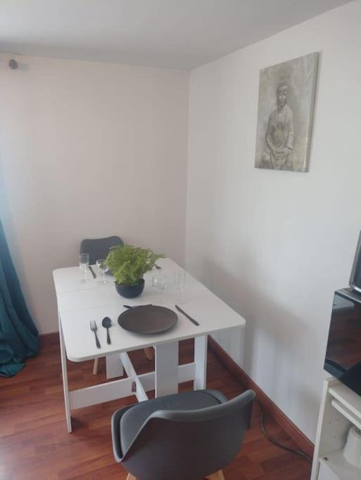 Photo of Livingroom in Pin - Vert Galant